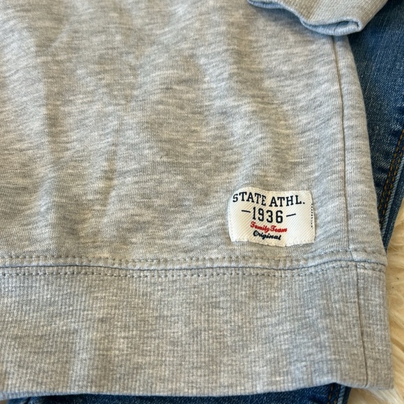 H&M Gray Hoodie Sweatshirt Gold Lettering & Old Navy Medium Blue Skinny Jeans - Picture 4 of 13